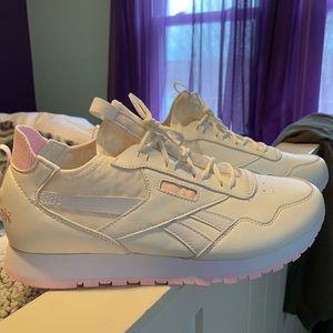 Reebok sneakers brand new never worn!